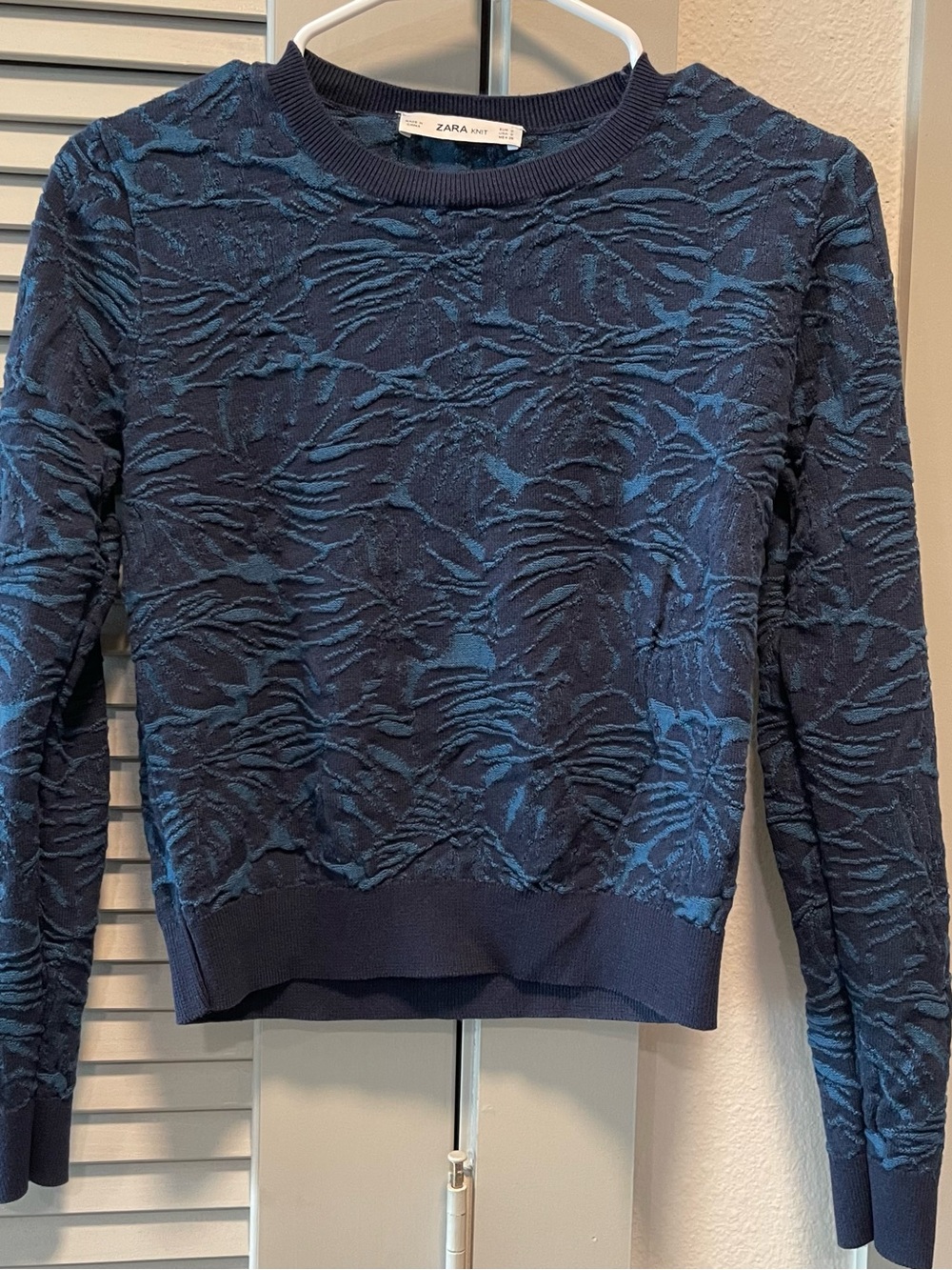 Zara Navy and Blue Textured Crewneck Sweater